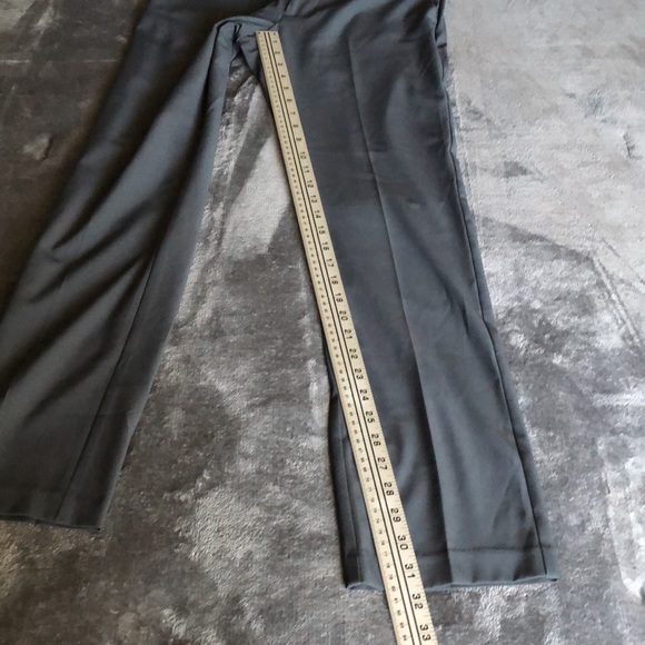 Men’s size 30 X 32 slim Van Heusen gray dress pants - Picture 3 of 11